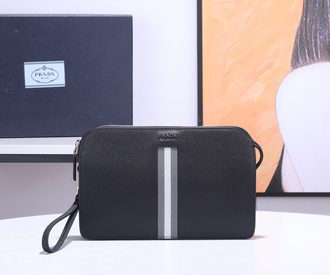 프라다 클러치백