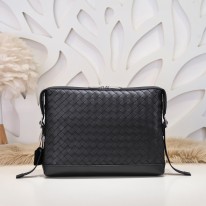 보테가베네타 클러치백