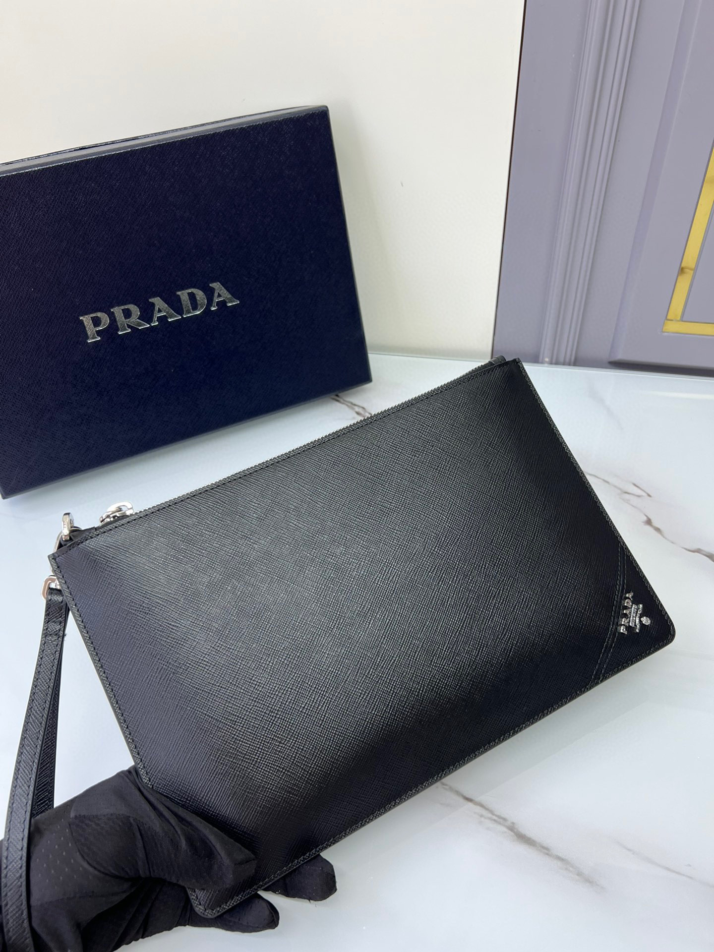 프라다 클러치백