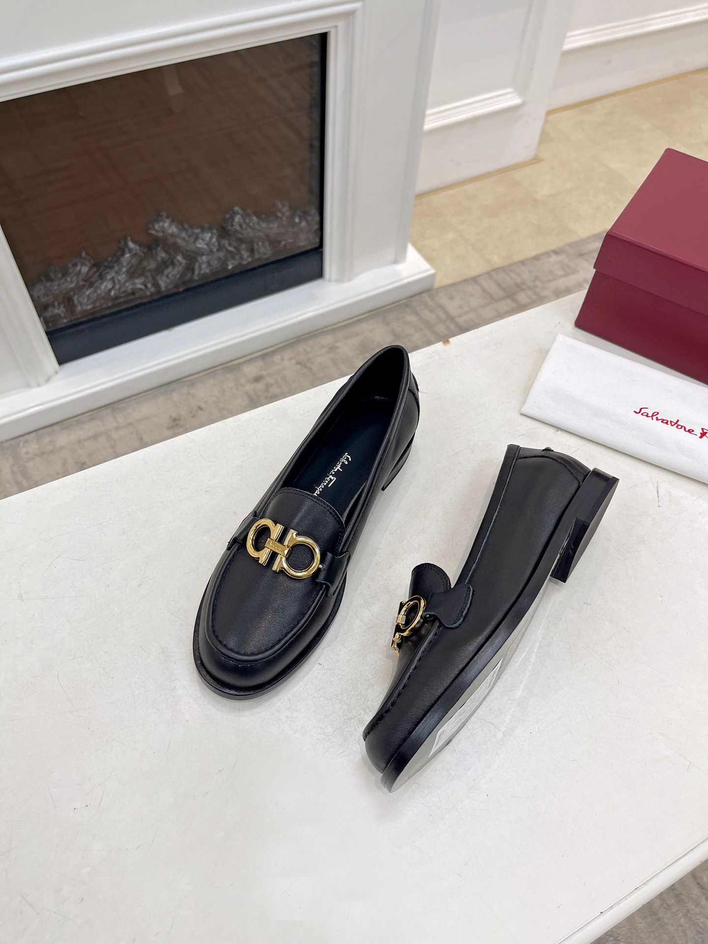 페라가모 여자 로포신발