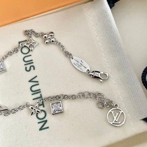 루이비통 팔찌