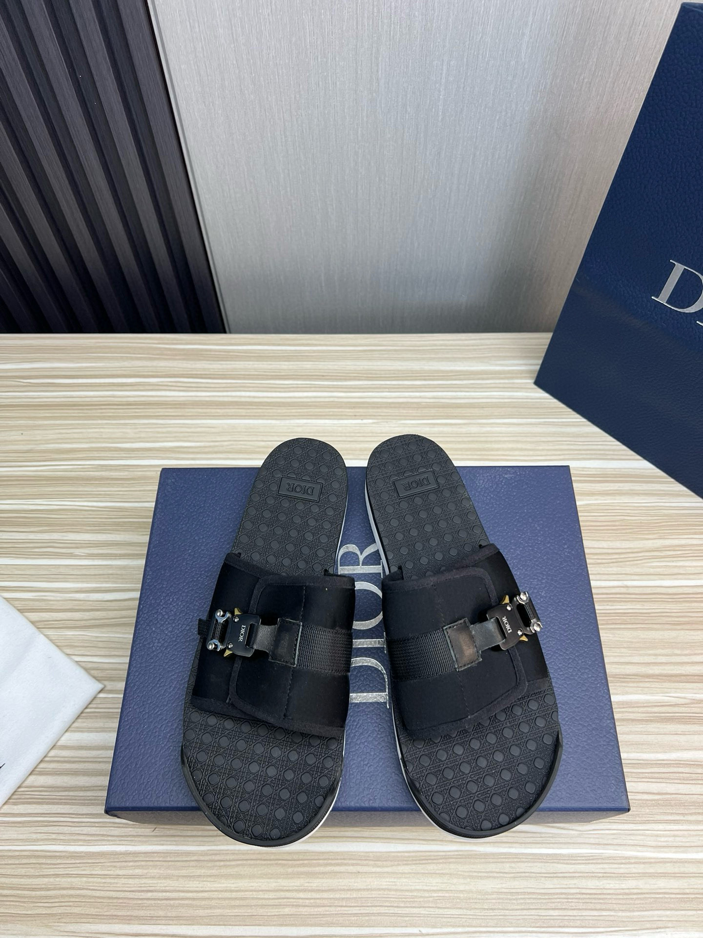 디올 남자 슬리퍼