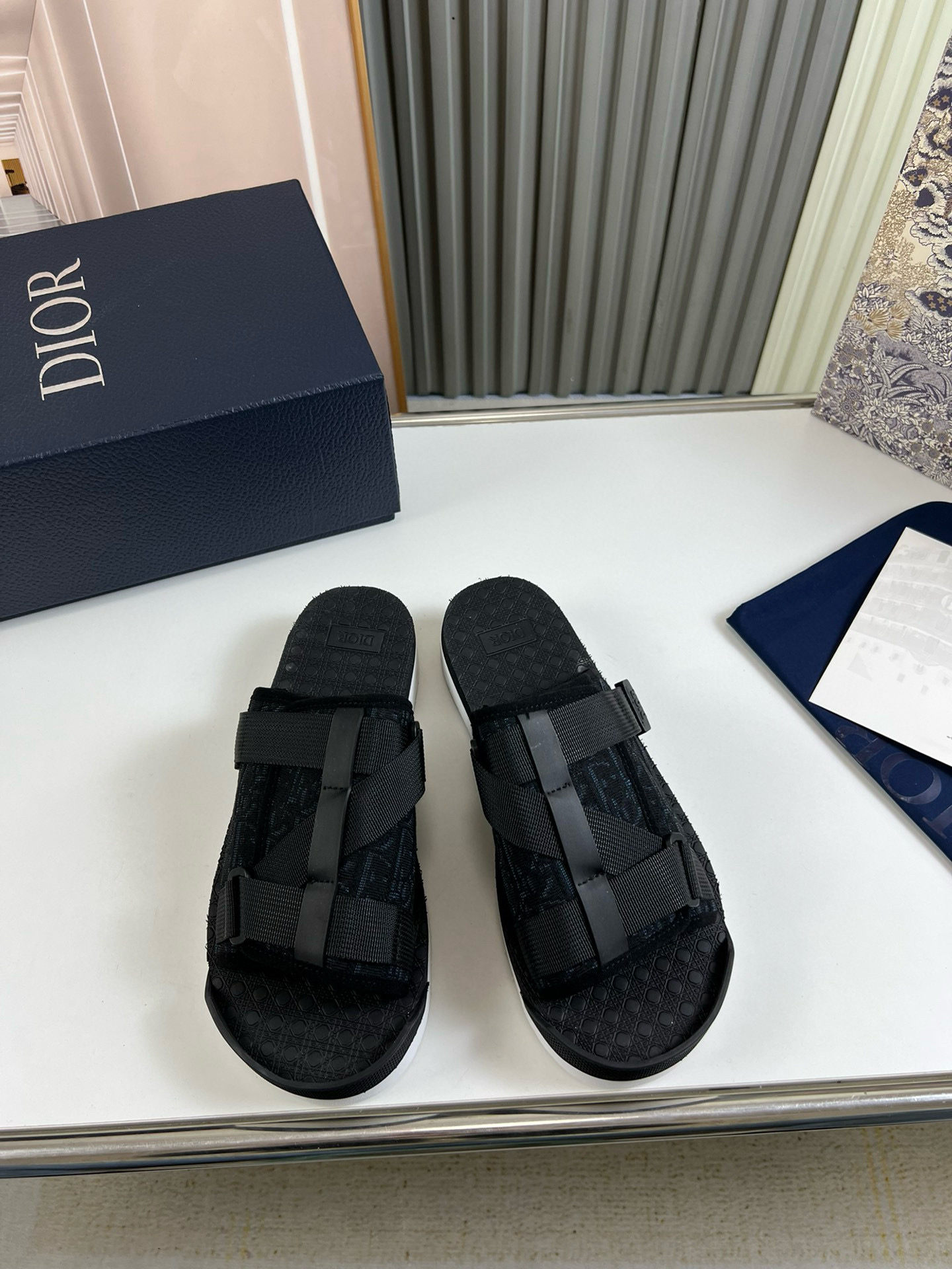 디올 남자 슬리퍼