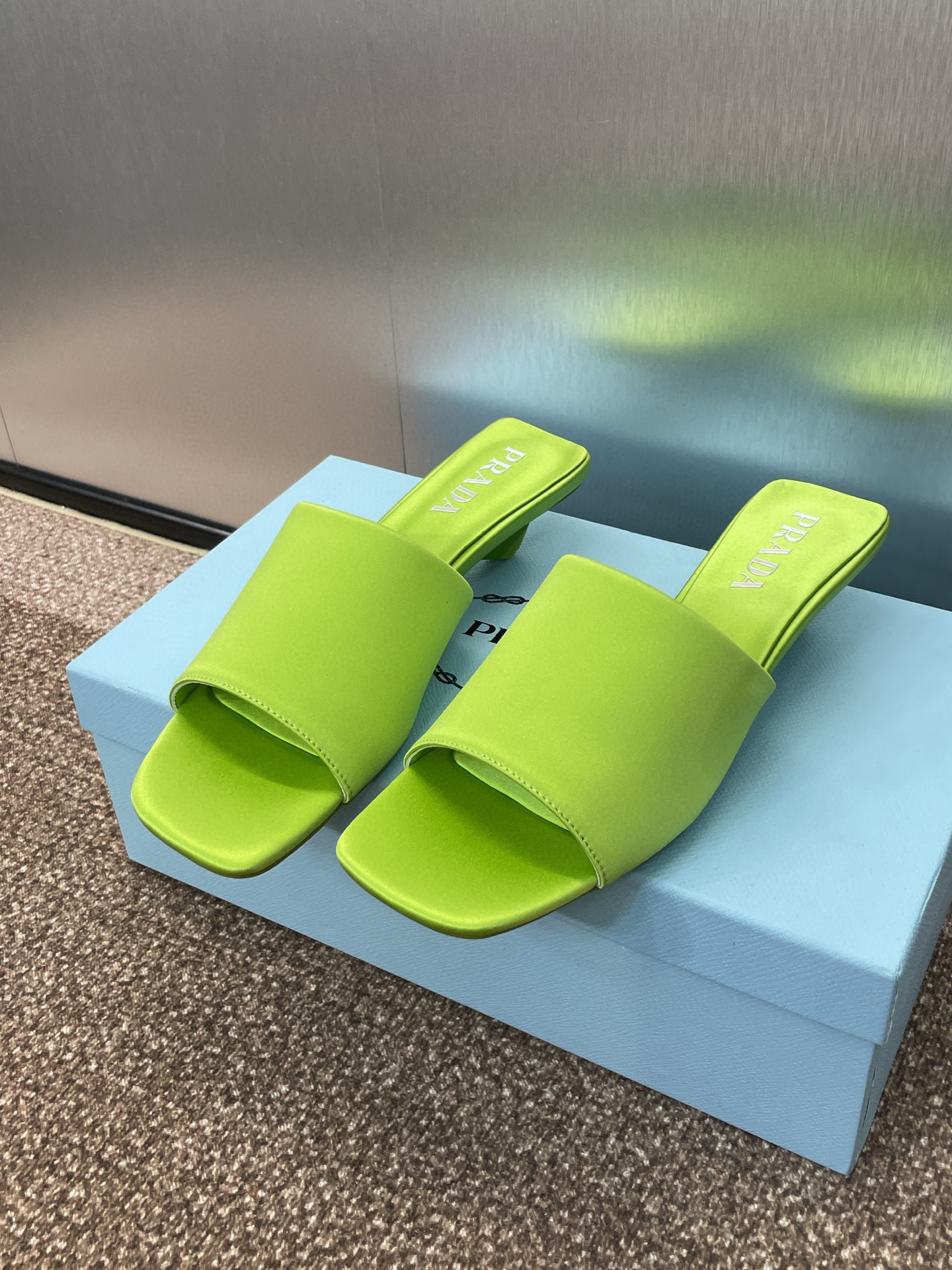 프라다 여자 슬리퍼 3.5cm