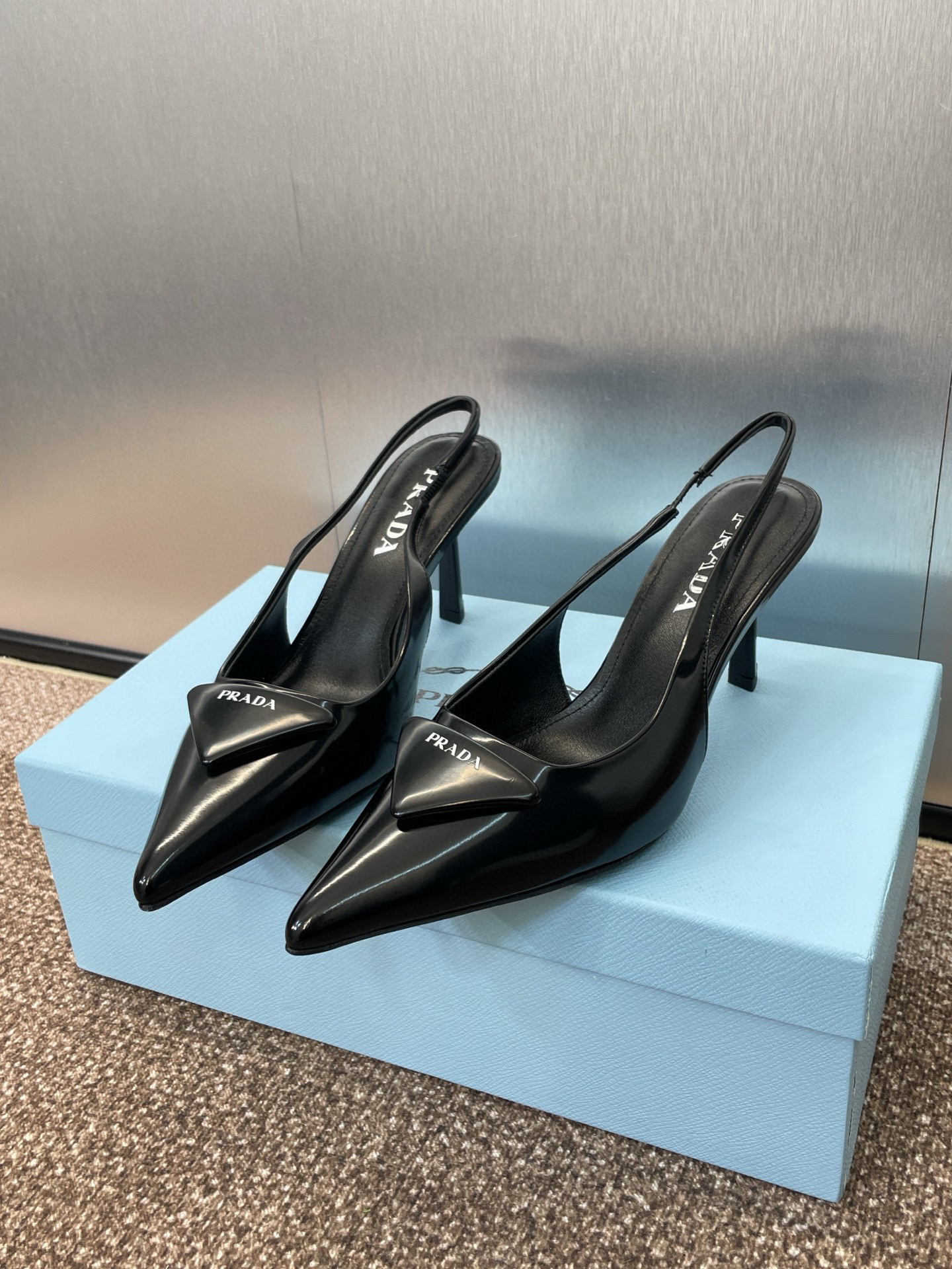 프라다 여자 샌들 7.5cm