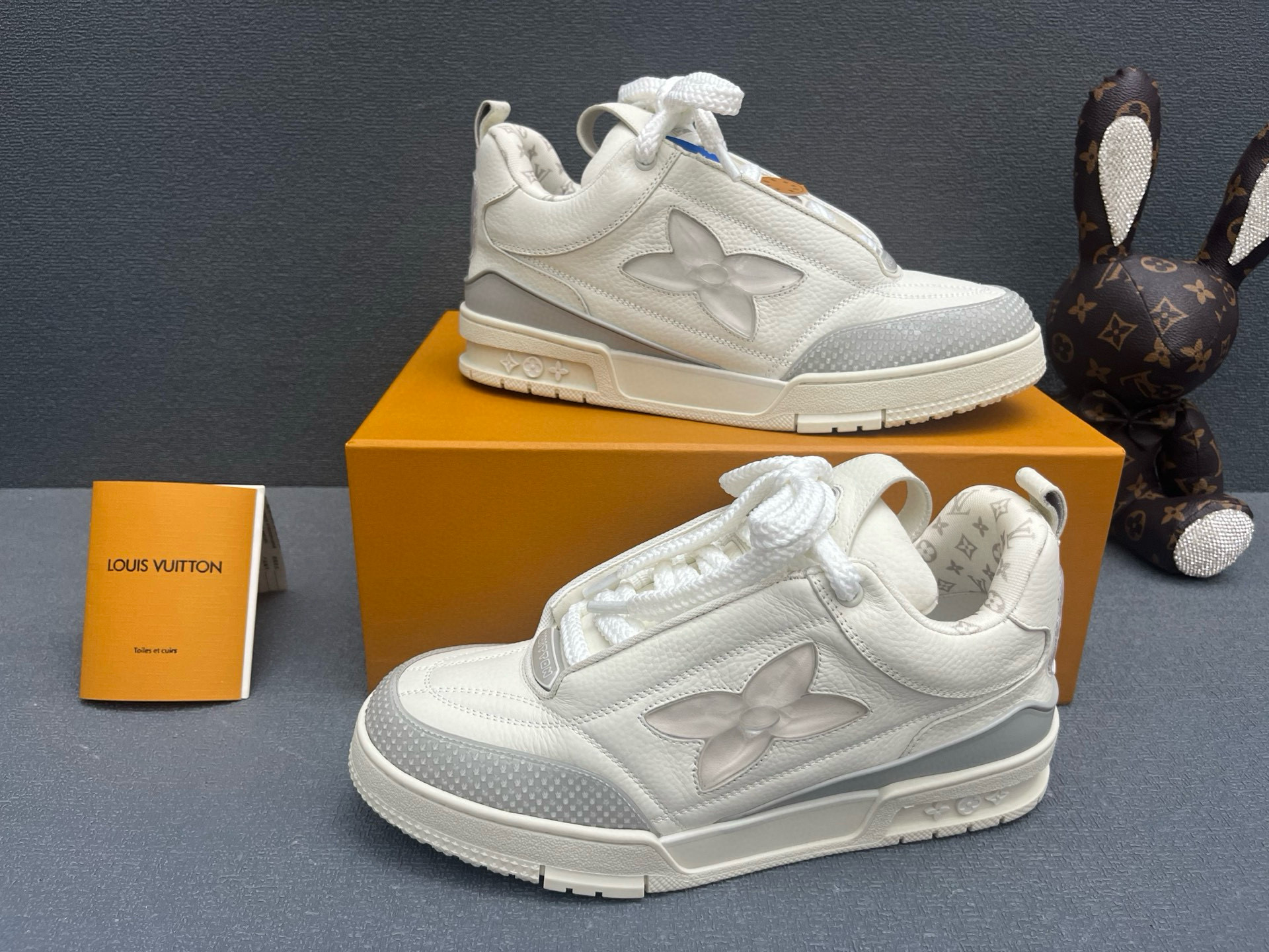 루이비통 남녀공용 신발 운동화 스니커즈