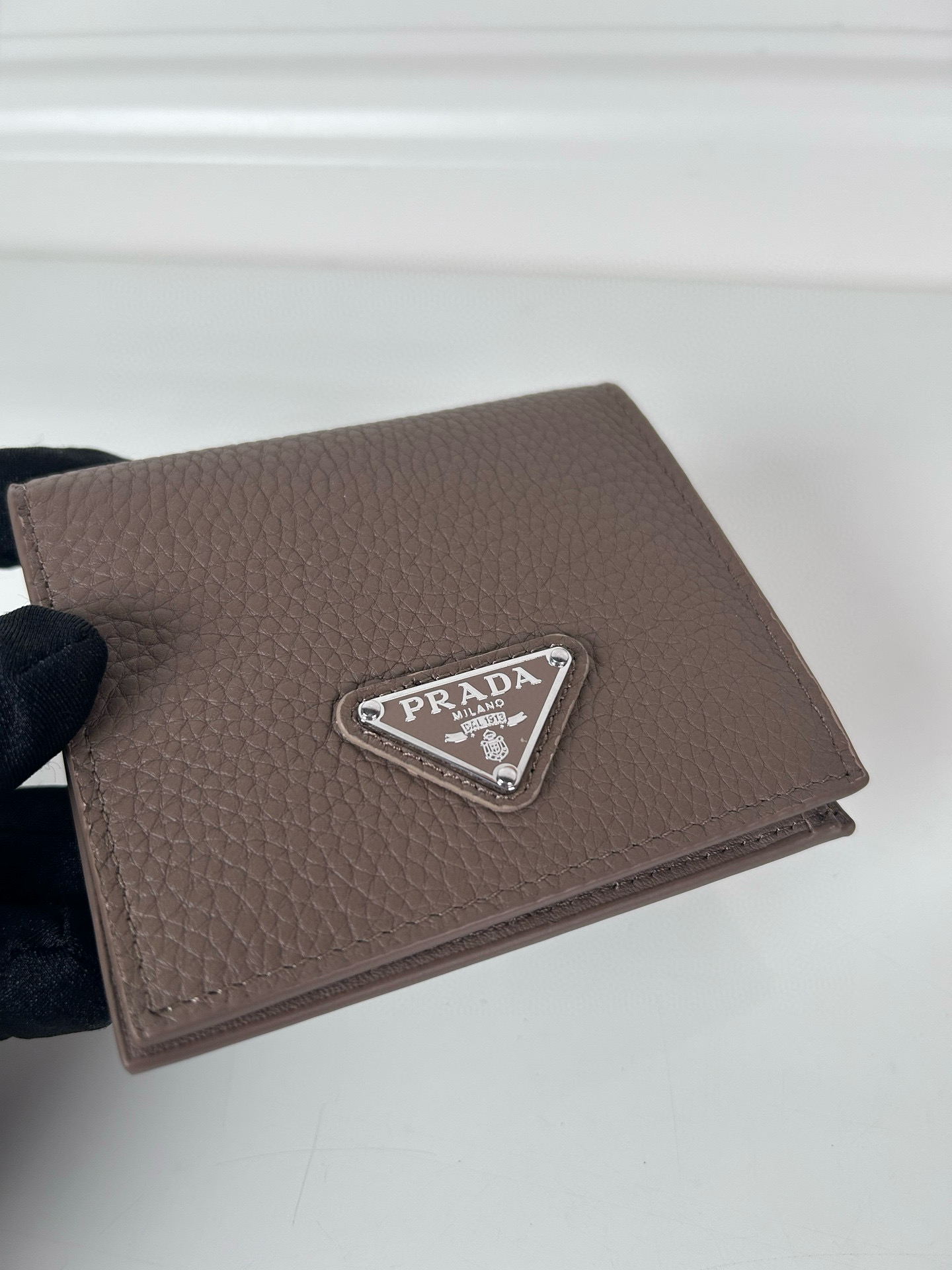 프라다 2MO004 반지갑