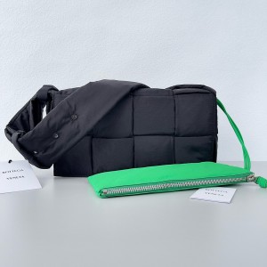 보테가베네타 628951 남녀공용가방