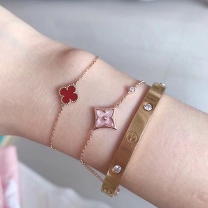 반클리프앤아펠 팔찌