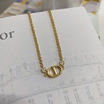 디올 목걸이