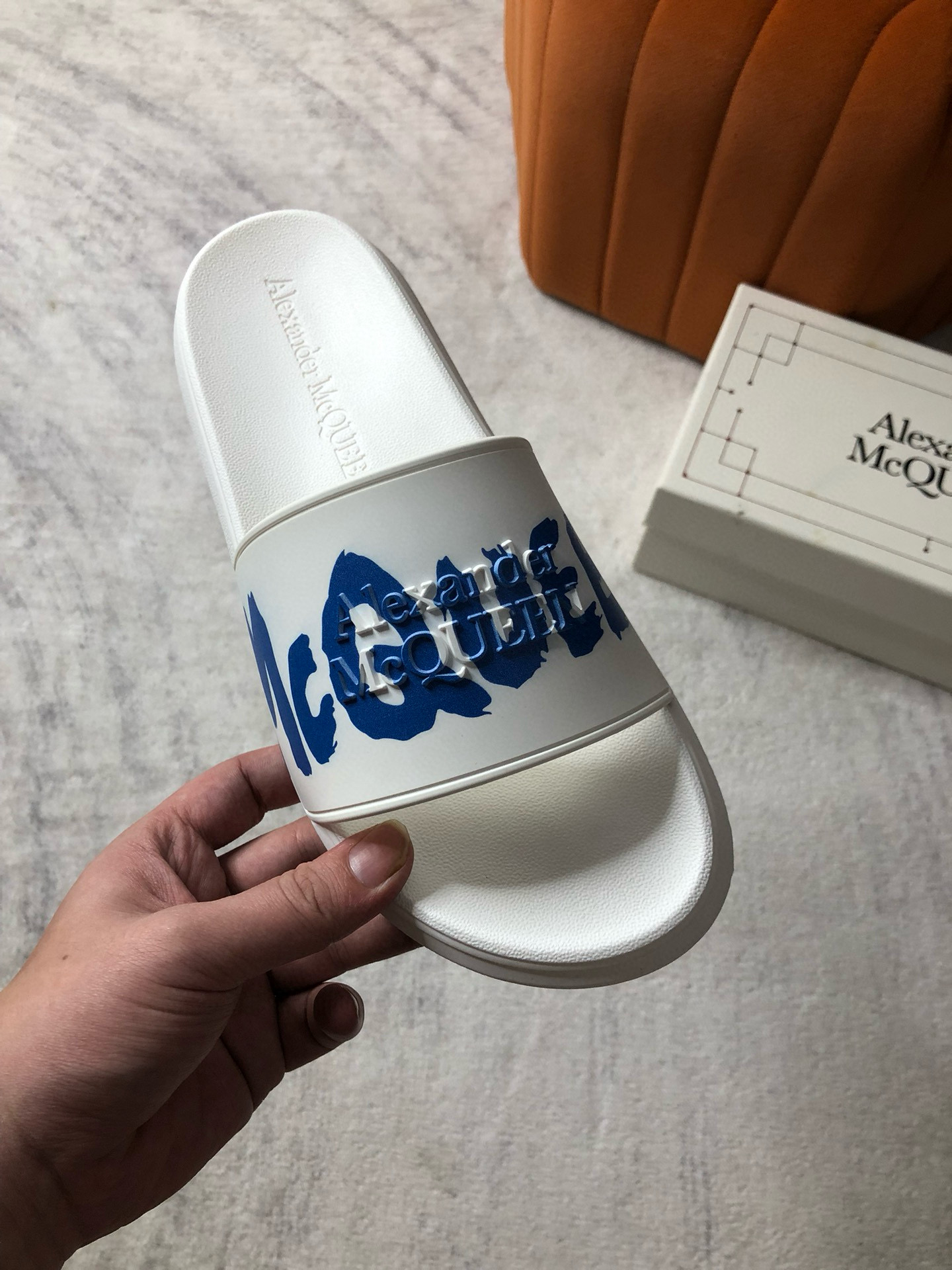 알렉산더 맥퀸 남녀공용 슬리퍼