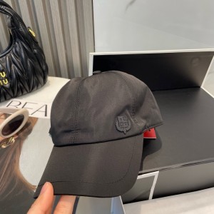 로로피아나 모자