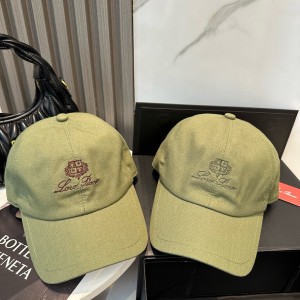 로로피아나 모자