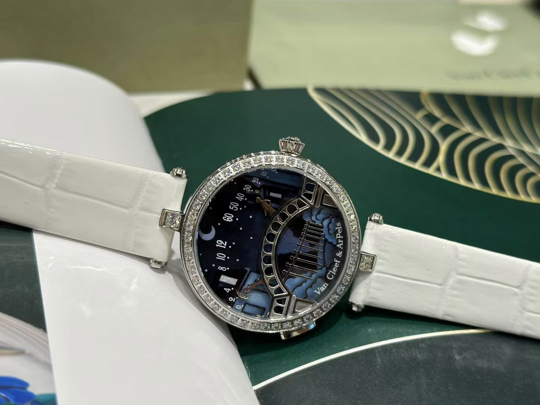 반클리프앤아펠 미러급 여자시계