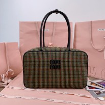 미우미우 5BB117 서류가방