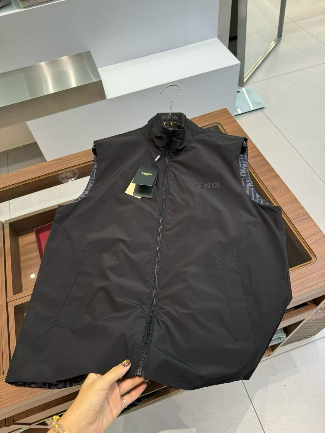 펜디 남자 조끼