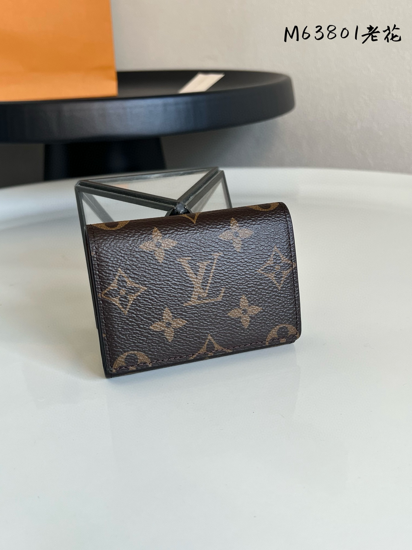 루이비통 M63801 카드지갑 머니클립