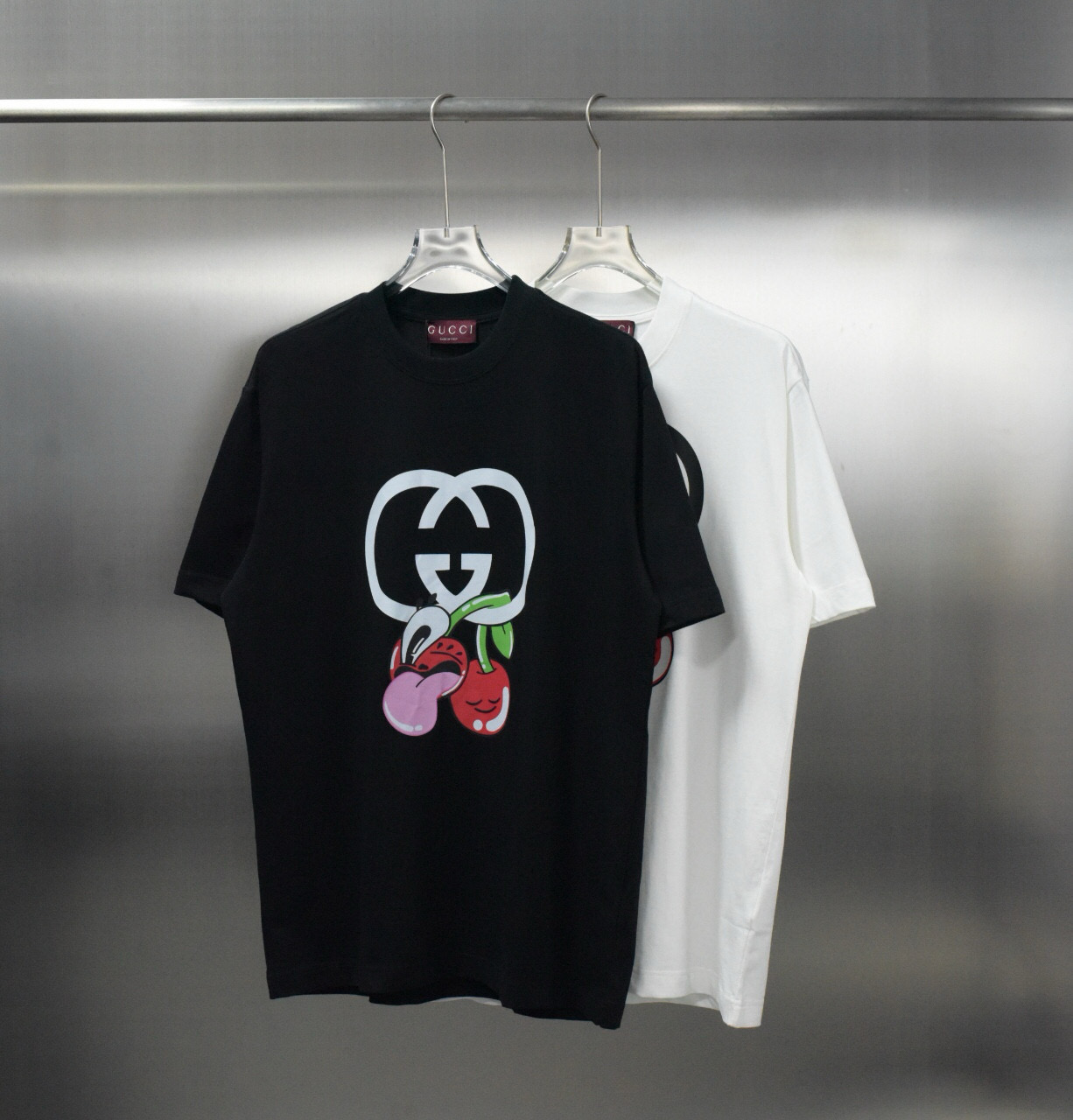 구찌 2컬러 남자 반팔티