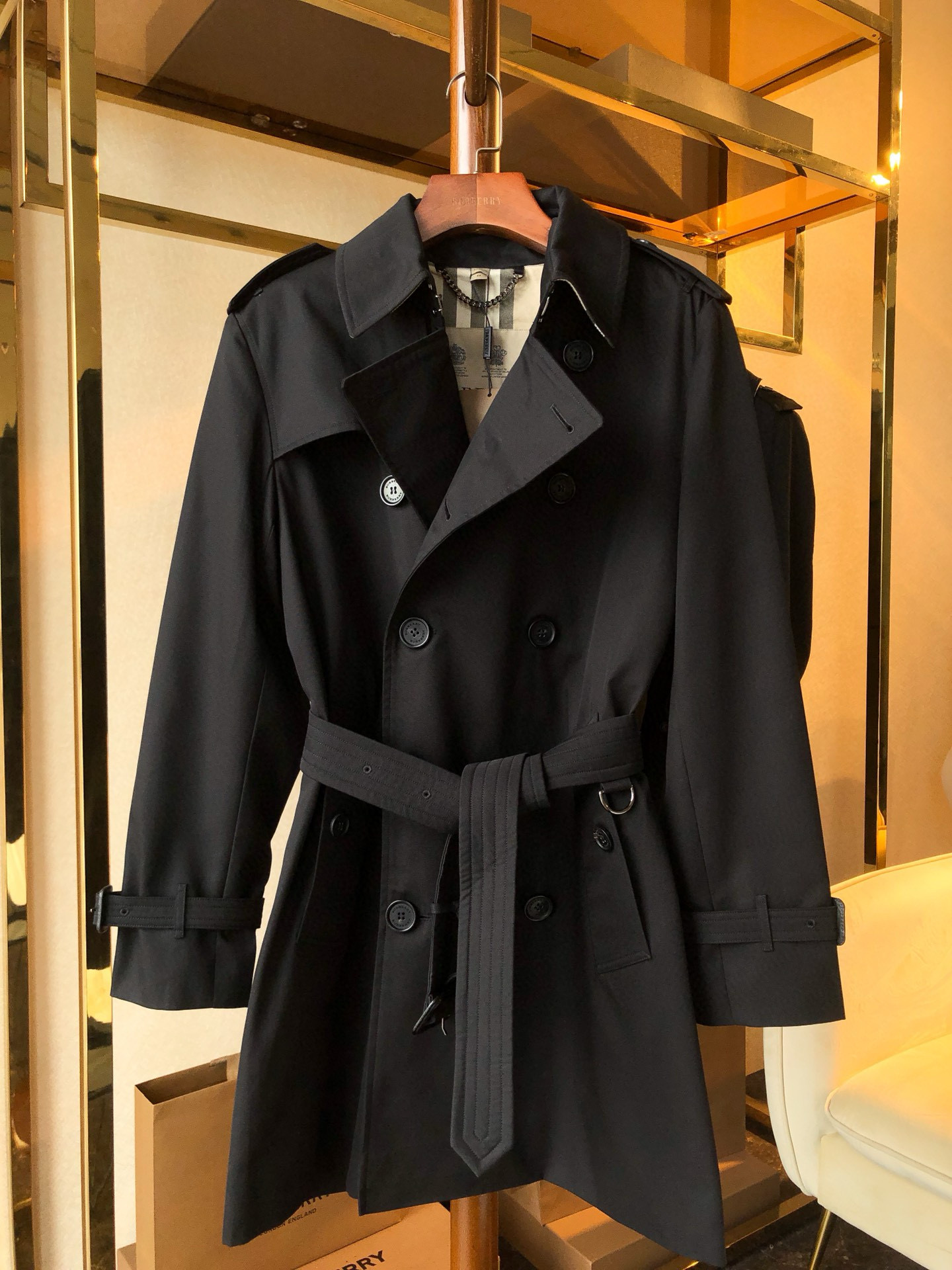 버버리 미디움기장 남자 코트