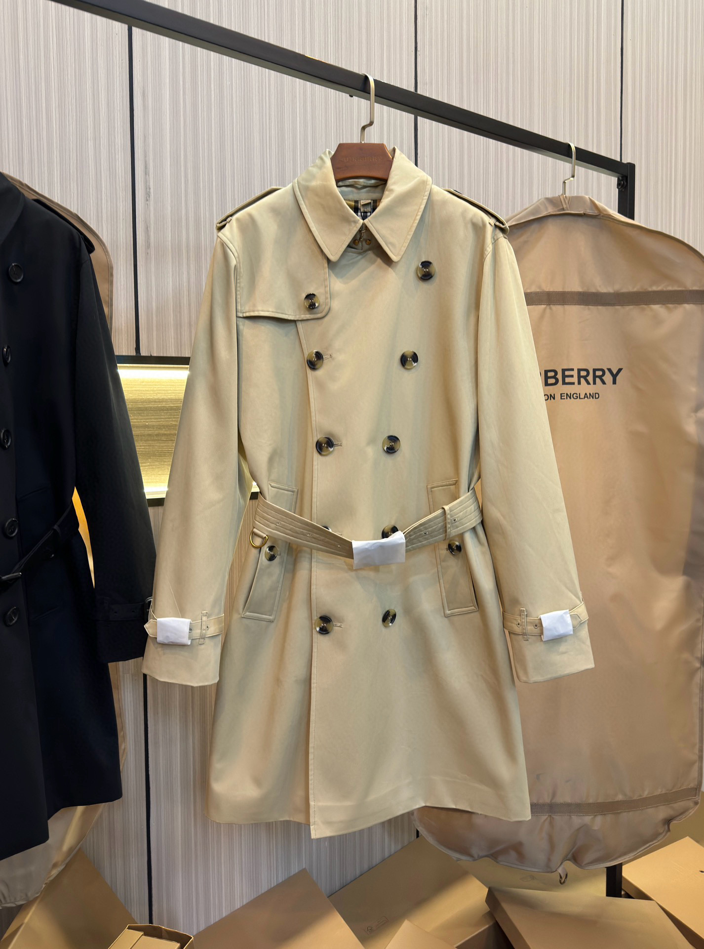 버버리 미디움기장 남자 코트