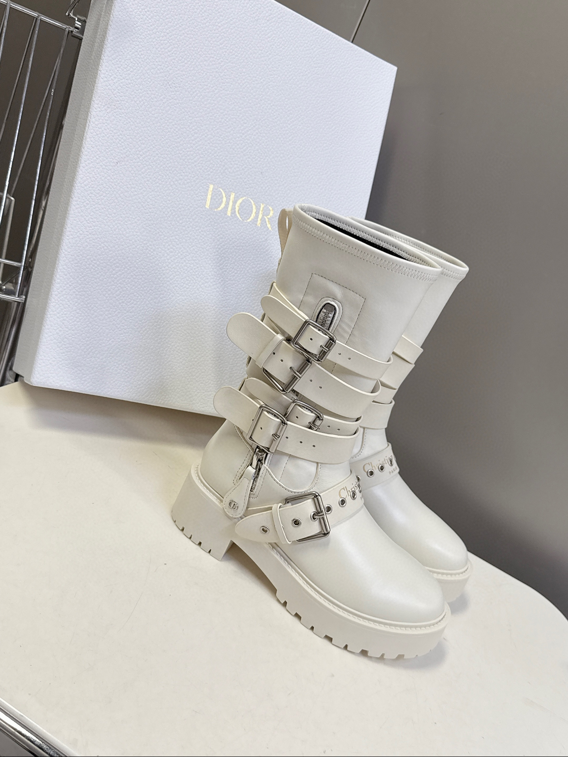 디올 여자 부츠