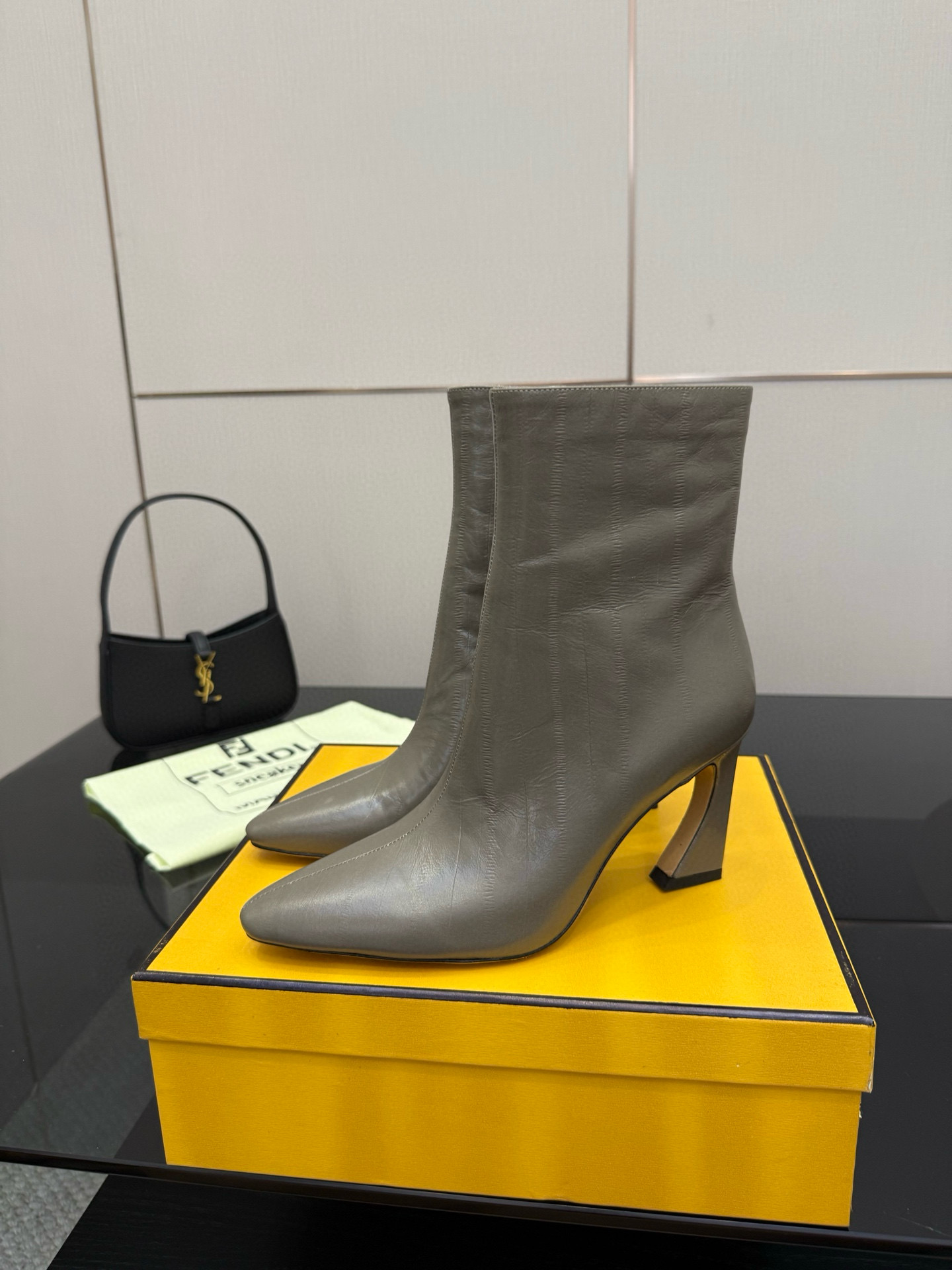 펜디 8CM 여자 부츠