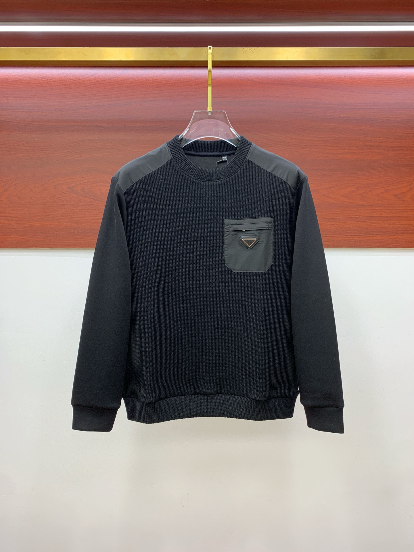 프라다 남자 맨투맨