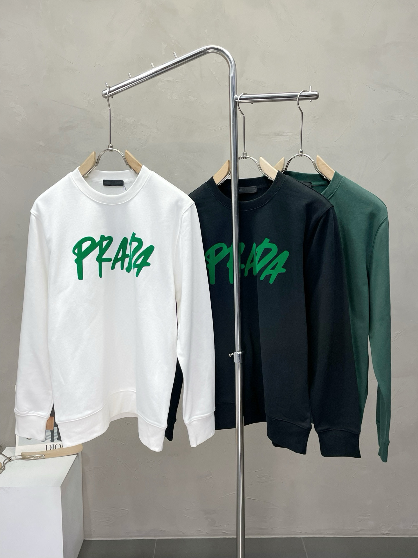 프라다 3컬러 남자 맨투맨