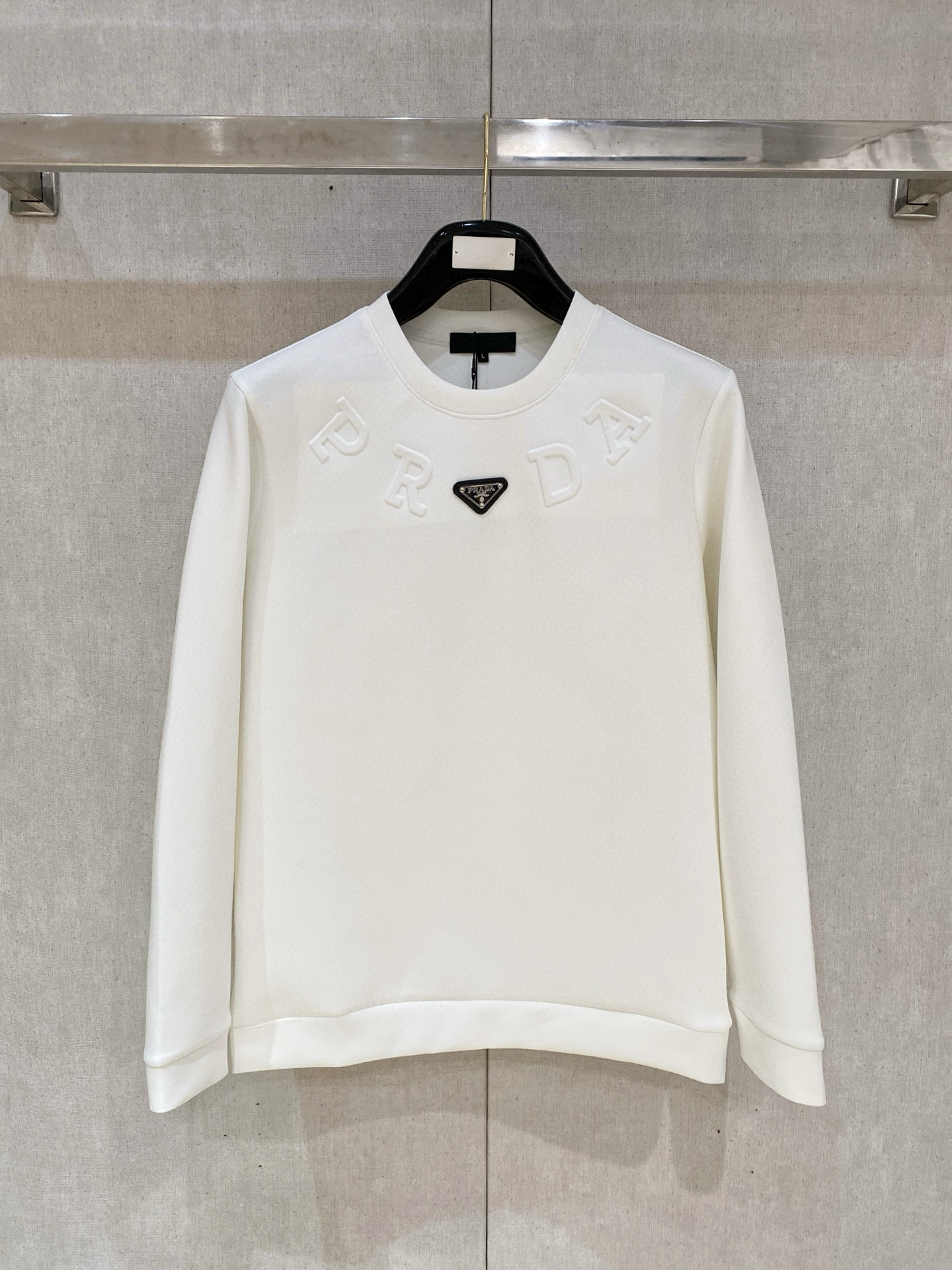 프라다 남자 맨투맨