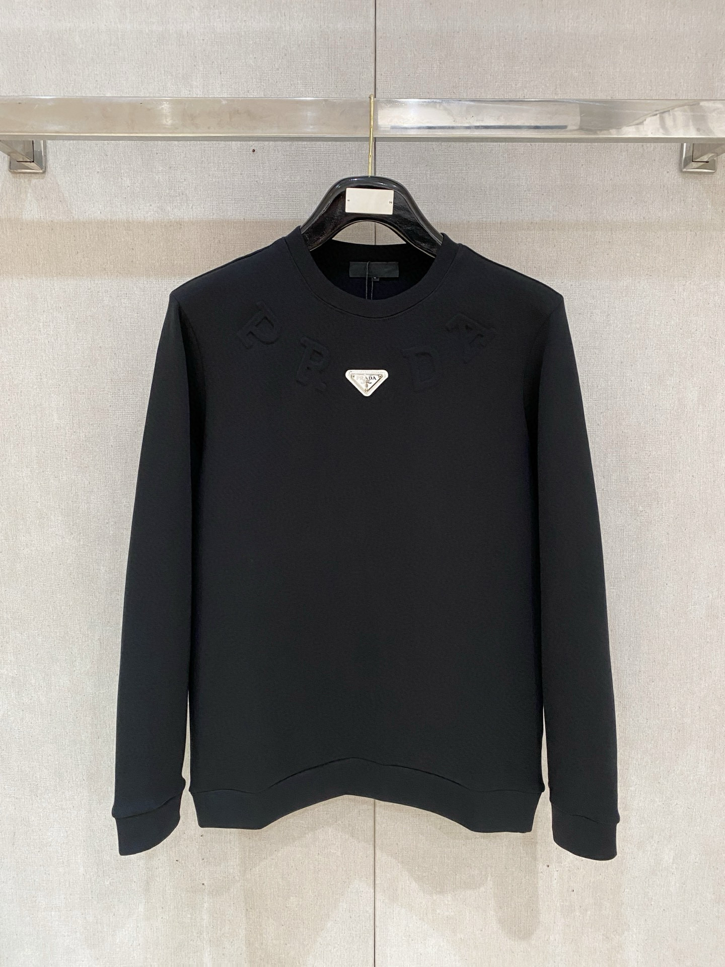 프라다 남자 맨투맨