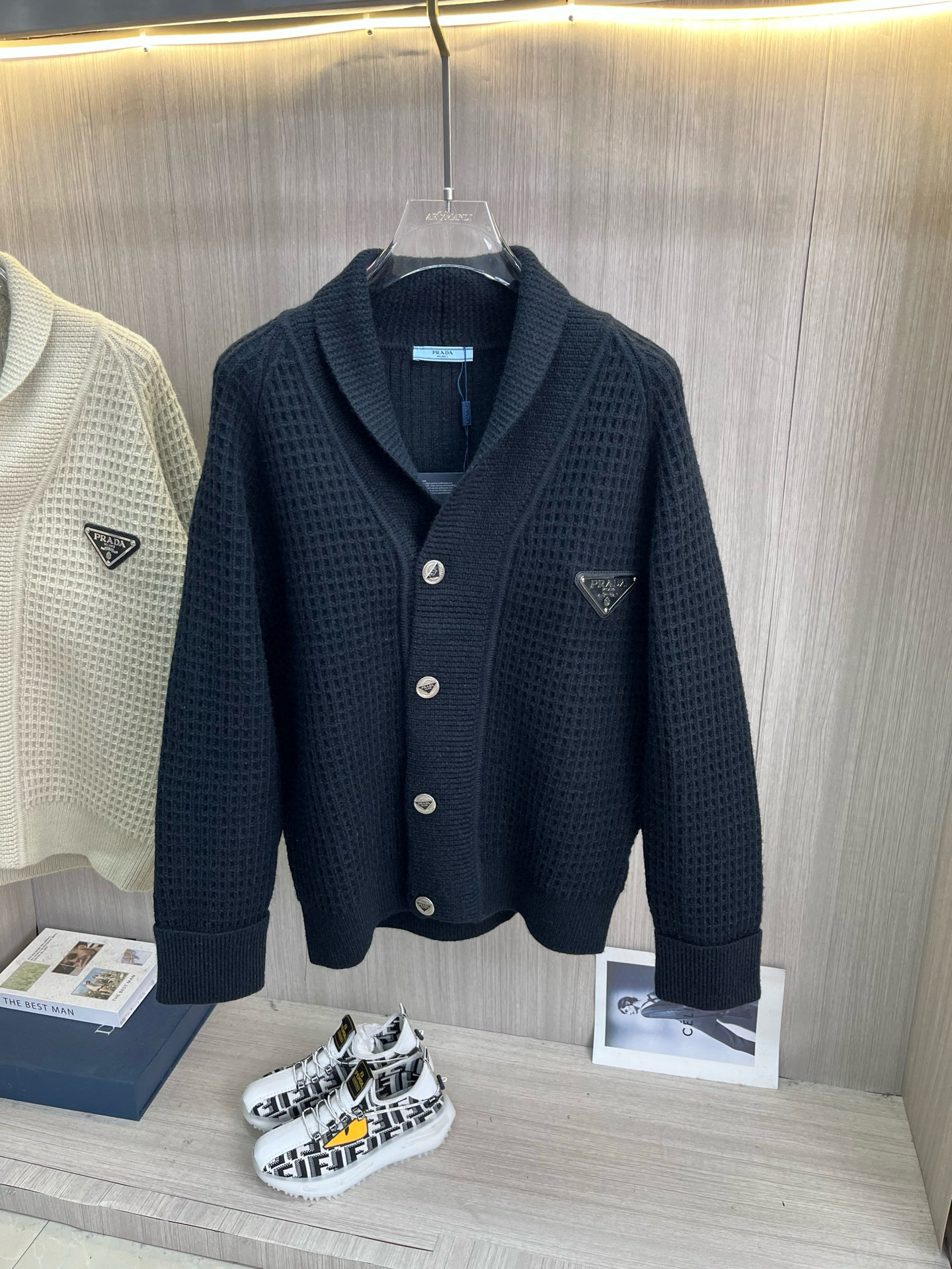 프라다 남자 가디건